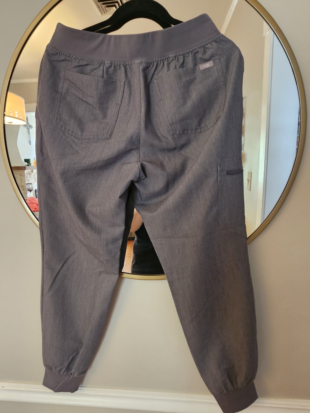 FIGS Scrub Set In Graphite - Picture 4 of 4